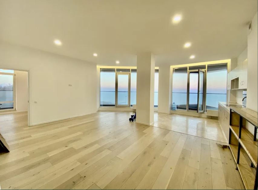 продажа многокомнатной квартиры номер A-173153 в Приморском районе, фото номер 15